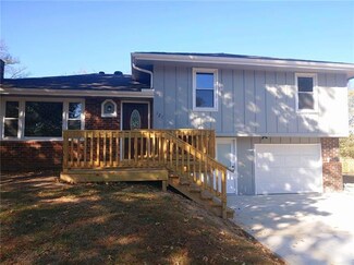 121 Ridgeway Dr, Excelsior Springs, MO 64024