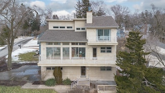 2019 Silvertip Ln, Long Beach, IN 46360