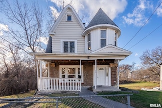 1108 Arlington Ave, Davenport, IA 52803