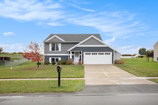 366 Green Ridge Dr, Caledonia, MI 49316