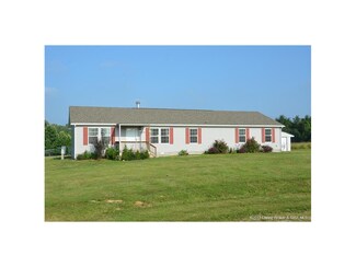 11603 S Creekview Dr, Palmyra, IN 47164