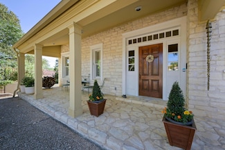52 Club Estates Pkwy, the Hills, TX 78738
