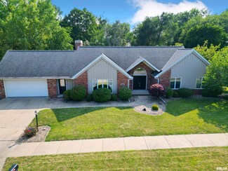 2850 W Willowlake Dr, Peoria, IL 61614