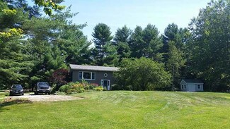 208 Range Rd, Cumberland Center, ME 04021