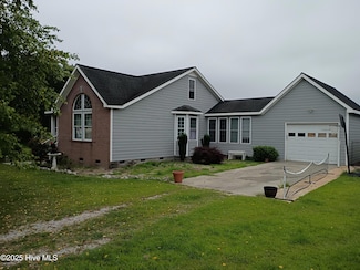 2459 Peanut Worley Rd, Cerro Gordo, NC 28430
