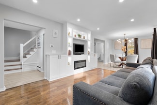 63 Irving St, Manchester, CT 06042