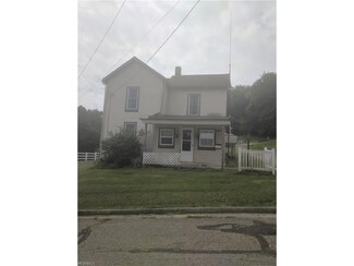 206 Gordon St, Bowerston, OH 44695