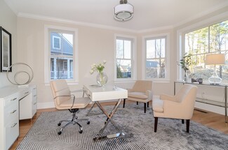 37 Woodmere Dr Unit 21, Milton, MA 02186