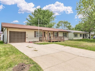 1045 Briarcliff Dr, Rantoul, IL 61866