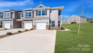 542 Wheatfield Rd, Fletcher, NC 28732
