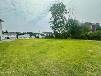114-116 W Main St, Everett, PA 15537