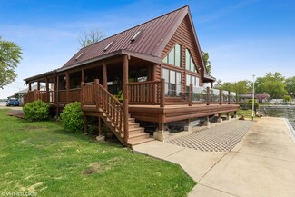 177 Eagle Point Rd, Fox Lake, IL 60020