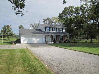21029 Bluecast Rd, Woodburn, IN 46797