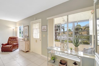 338 Pine Ridge Cir Unit B-1, Greenacres, FL 33463