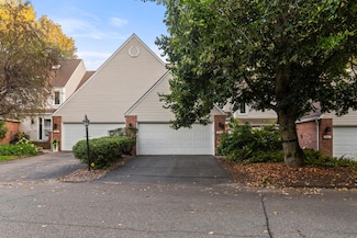17661 Southridge Ct, Minnetonka, MN 55345