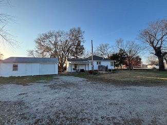 1517 Housatonic St, Burlington, KS 66839