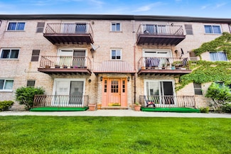 5739 W 63rd St Unit 3S, Chicago, IL 60638