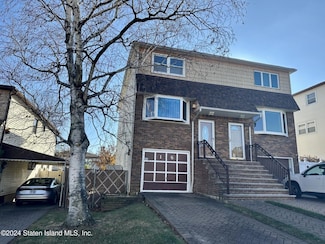16 E Macon Ave, Staten Island, NY 10308