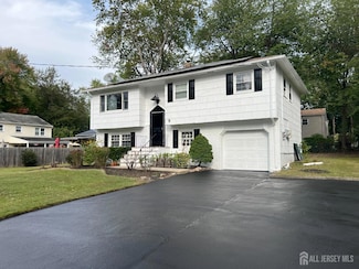 9 Newman St, East Brunswick, NJ 08816