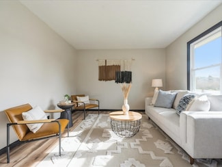 1109 Grubbs St, Center Point, IA 52213