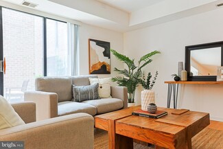 130 Spruce St Unit 32A, Philadelphia, PA 19106