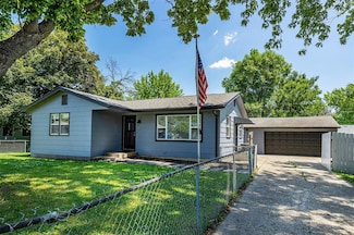 3113 E 36th Ct, Des Moines, IA 50317