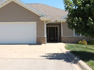 776 Peosta Unit# 2 St, Peosta, IA 52068