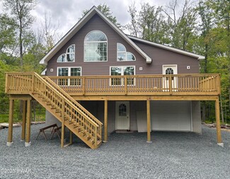 1202 Wallenpaupack Dr, Lake Ariel, PA 18436