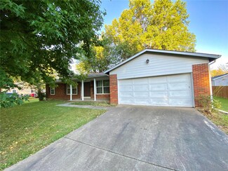 603 4th St, Warrenton, MO 63383