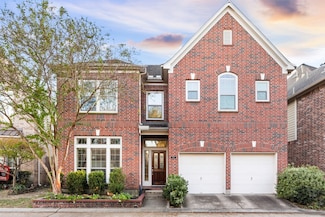 911 Vaulted Oak St, Houston, TX 77008