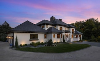 1560 Hunter Dr, Wayzata, MN 55391