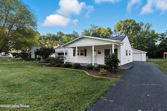 1842 Heaton Rd, Louisville, KY 40216