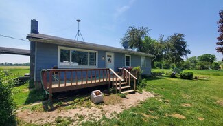1882 E Peck Lake Rd, Ionia, MI 48846