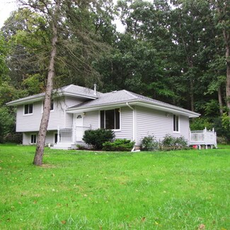 6N683 Halsted Ave, Saint Charles, IL 60174