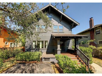 3015 NE Weidler St, Portland, OR 97232