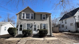 308 S 12th St, Clear Lake, IA 50428