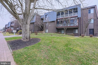 25 Stonehenge Cir, Pikesville, MD 21208