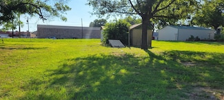 209 E 1st St, Springtown, TX 76082
