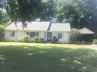 245 Bills St, Bolivar, TN 38008