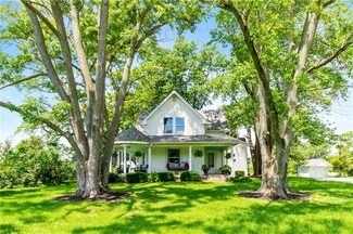 402 Campbell Rd, Greenwood, IN 46143