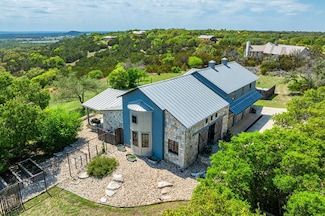 271 Royalview Dr, Fredericksburg, TX 78624