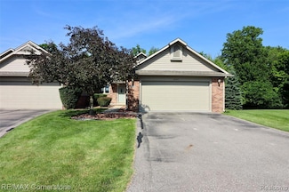3064 Rivers Edge Dr, Wayne, MI 48184