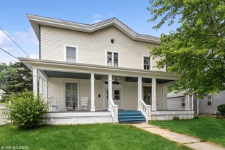 1233 Townsend St, Sycamore, IL 60178