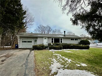 119 Greystone Dr, Camillus, NY 13031