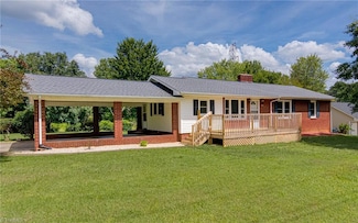 5012 Pinewood Dr, Winston Salem, NC 27106