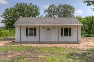 26204 King Ln, Carl Junction, MO 64834