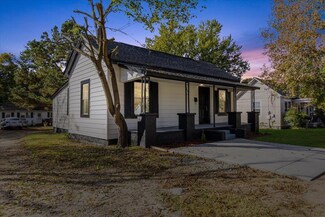 808 S Carolina Ave, Henderson, NC 27536