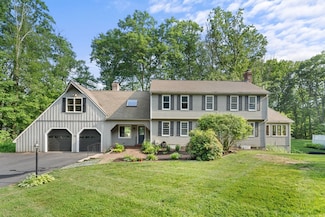 94 Newtown Rd, Acton, MA 01720