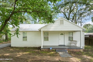 777 W Main St, Senatobia, MS 38668