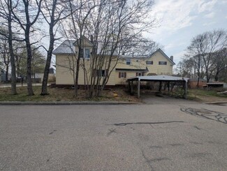 8 Grove St, Rochester, NH 03868